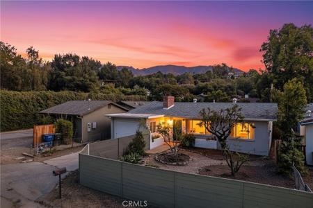 204 El Conejo Dr