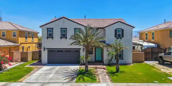 84133 La Jolla Avenue