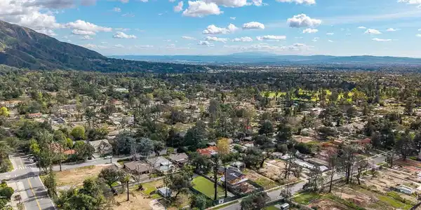 2546 Highland Avenue