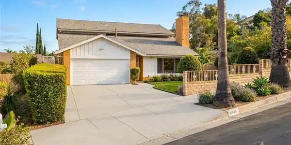 15158 Paddock
