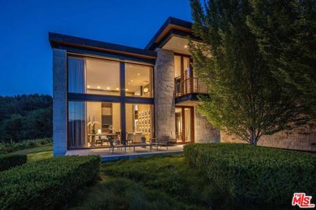 7596 Sonoma Mountain Road