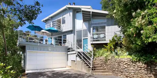 555 Vista Del Mar Drive