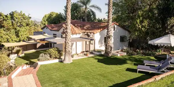 855 Oneonta Drive