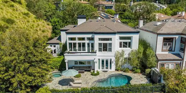 2427 Cobham Court