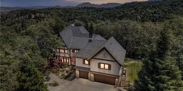 28324 Somerset Lane