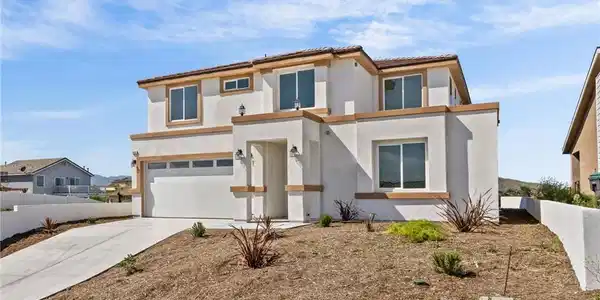 16765 La Bella Villa