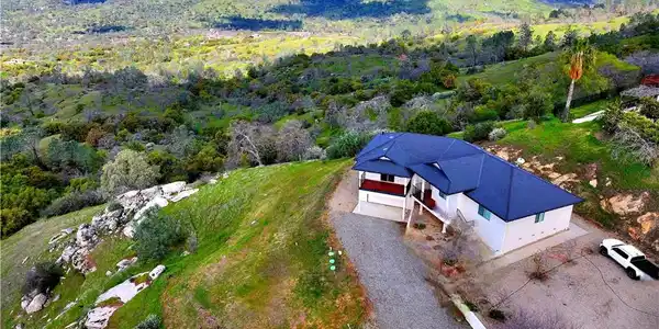 41015 Lilley Mountain Dr