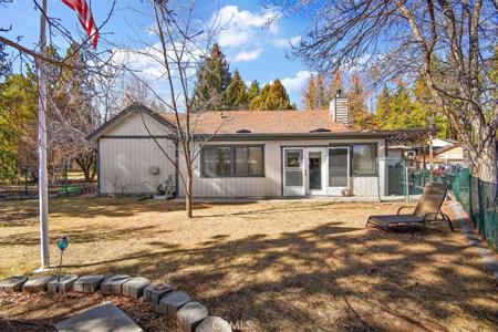 332 W Meadow