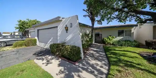 3902 Vista Campana N