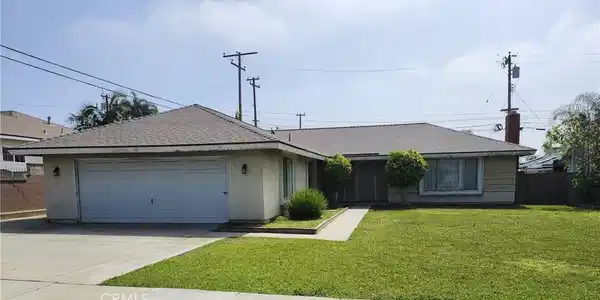 1162 N Cypress Avenue