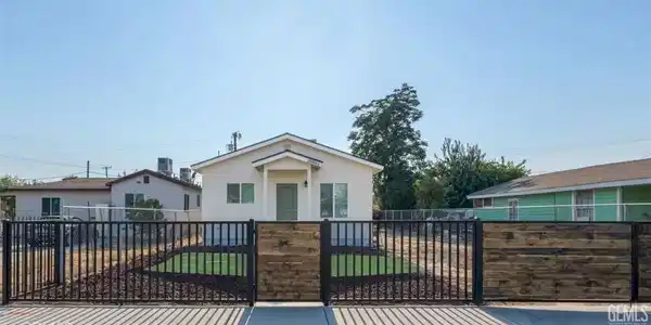 10004 Elmco Avenue
