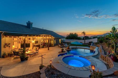 14510 Red Hawk Ln