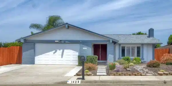 1422 Cottonwood Court
