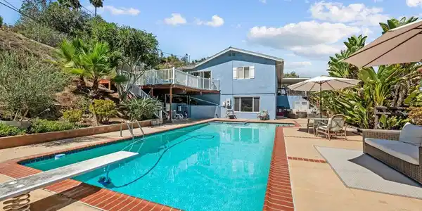 4261 Alta Mira Dr