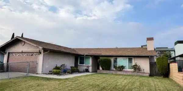 16034 Hawthorne
