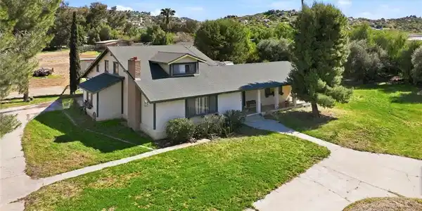 23270 Menifee