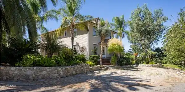 628 Sunnyside Avenue