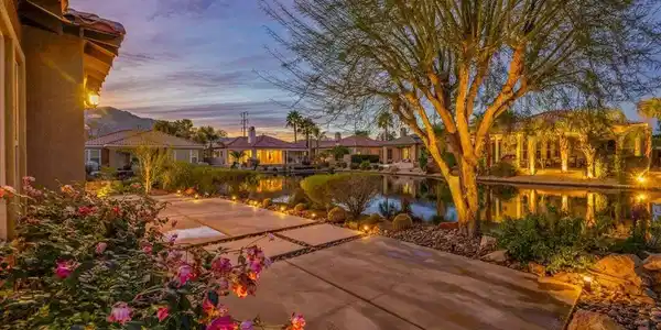8 Lake Como Court