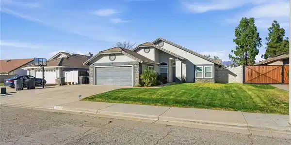 366 FLORDASON Drive
