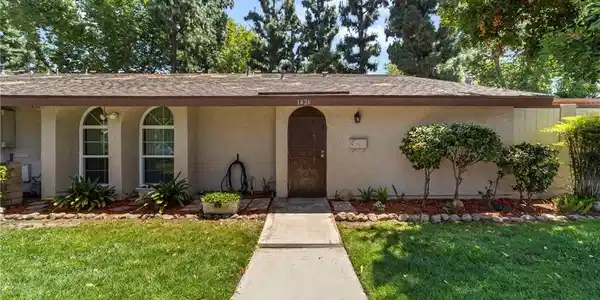 1426 Fredericks