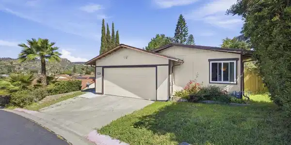 146 Fargo Glen