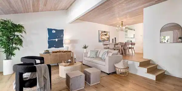 1534 Palisades Drive