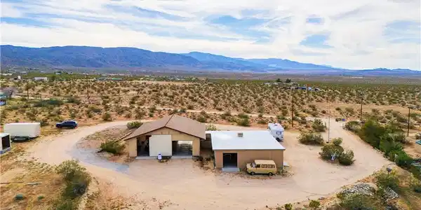 5975 Desert Star