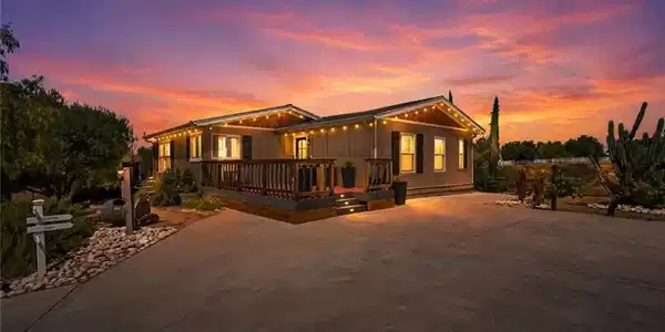 41714 Avenida De Anita
