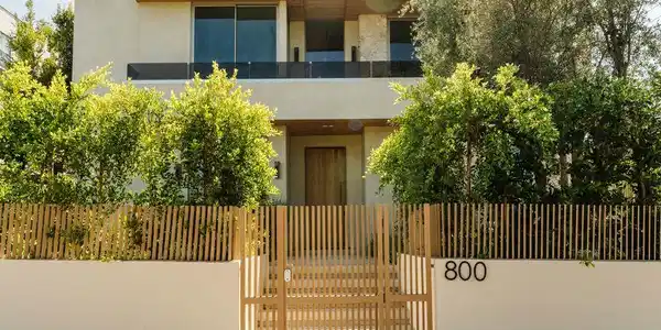 800 N La Jolla Avenue