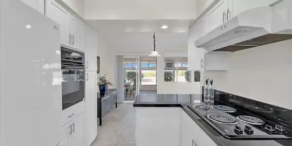 3685 Vista Campana N