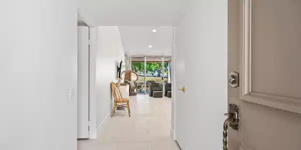 48885 Mariposa Drive