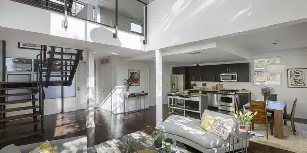 4111 W Sunset Boulevard