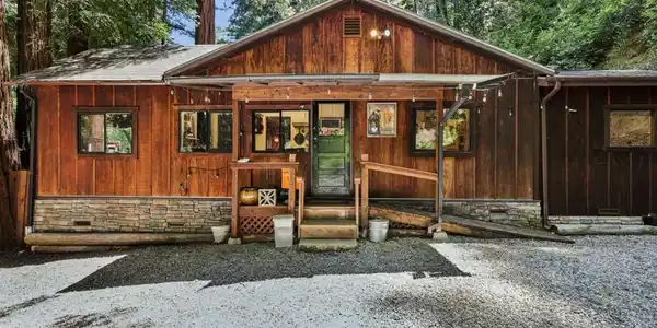 421 Hillside Dr.