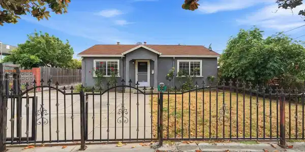 75 Melrose Avenue