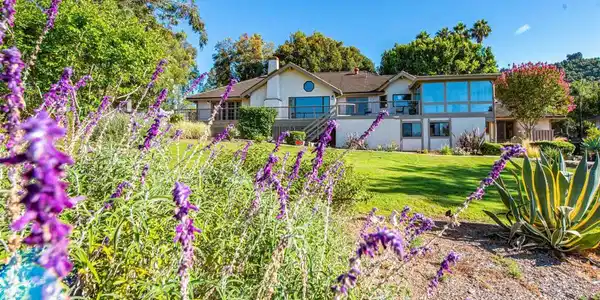 2730 Mountain View Drive