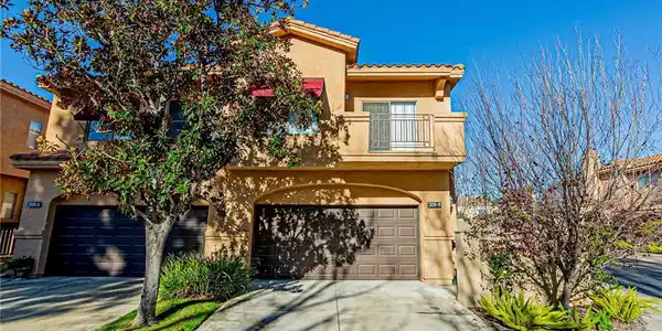 2030 Villa Del Lago