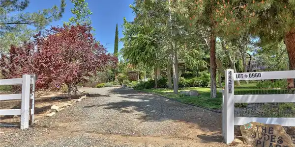 48208 Tanglewood Court