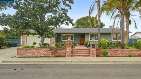 1833 1833 Helena Dr
