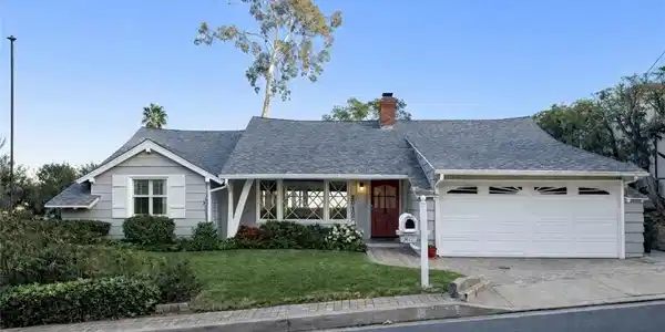 2612 Roscomare Road