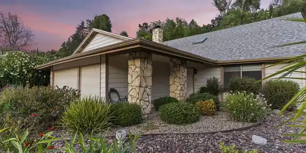 3910 Patrick Henry Place