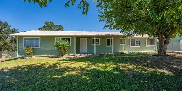 22132 Los Robles Way
