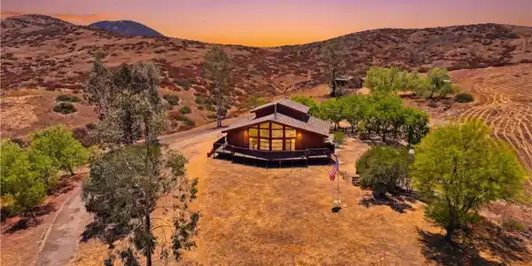 37475 Crown Valley