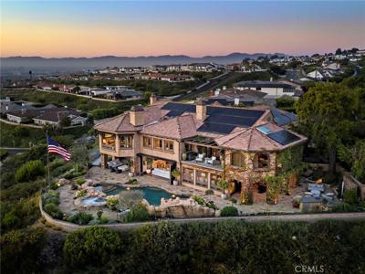 25 San Mateo Way