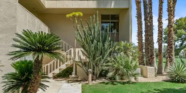 517 Desert Lakes Drive