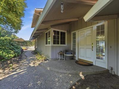 624 Oakridge Drive