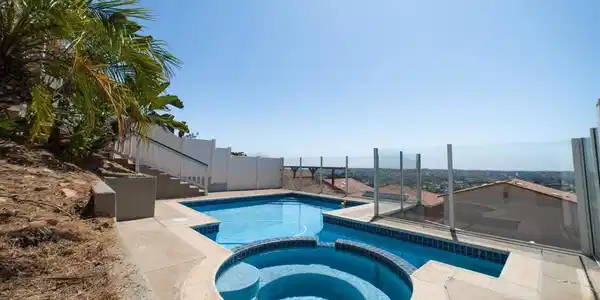 1102 La Mesa
