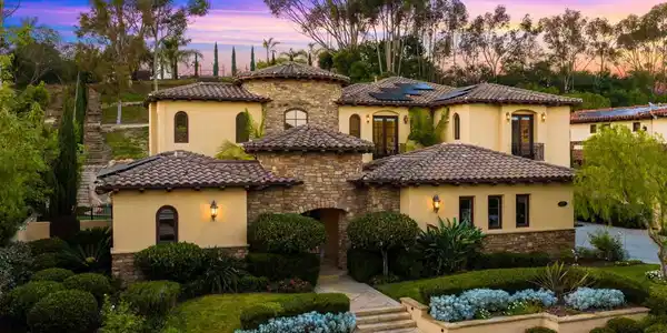 5278 Meadows Del Mar