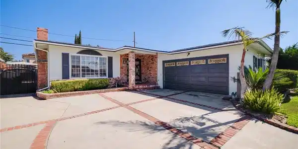 814 Crestfield