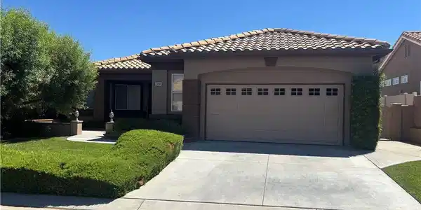 4913 Singing Hills
