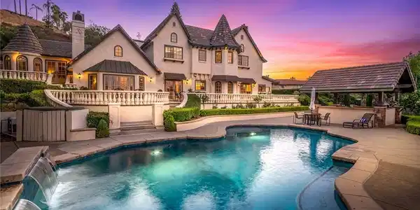 10082 Sunrise Ln